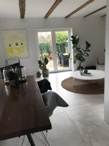 Stylish House Close to The Ocean And Airport