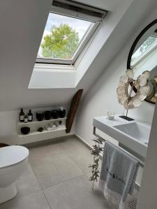 Stylish House Close to The Ocean And Airport