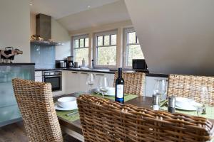 Dat Rode Huus, Whg Finn OG