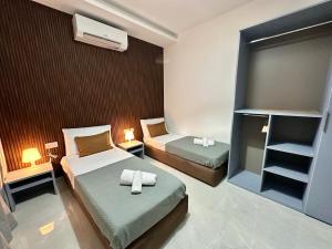 Modern 3-Bedroom Apartment with Terrace
