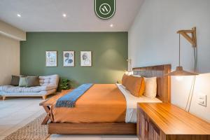 Amazing 2BR Condo - Lagoon Pool, Golf