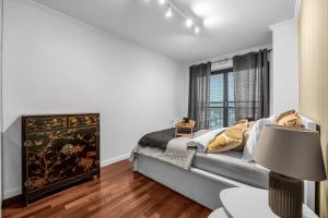 Górczewska Apt - Air Con, Metro & Balcony - by Rentujemy