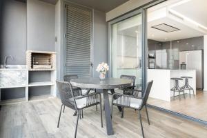 Luxury T2 apartment with ocean view and pool