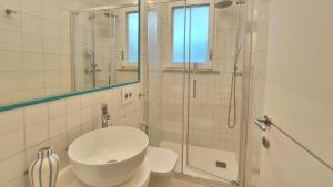 Torre Lazzaretto Seafront House img12