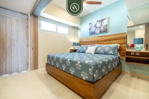 Elegant 1 BR Condo - Beachfront - Pools - King