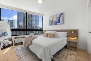 Modern Downtown Miami Condo w Pool and Gym