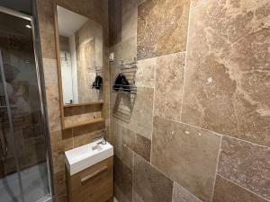 Appartement rénové Avignon intra-muros