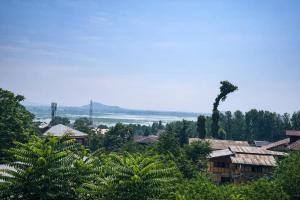 Mountain and peace homestay