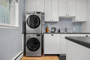 Bright and Open Coziness. 10 minutes to Stampede