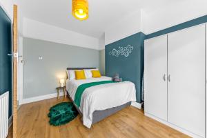 4BR 1BA New House in Wembley Harrow Sleeps 9