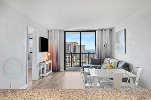 Stylish Condo Myrtle Beach Walk to the Beach - 2BR