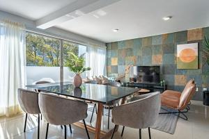 4BR Residence for 10 Terrace Living in Roma Norte