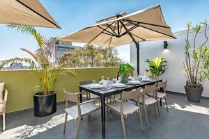 4BR Residence for 10 Terrace Living in Roma Norte