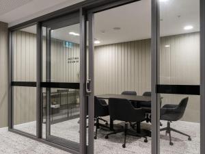 Modern City 1 Bedroom Prime CBD Location