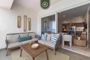 Beatiful Oceanview 1 BR Condo - Pool - Beach