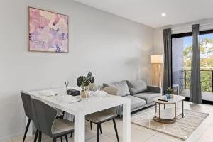 2BR Near Plaza and Garden City Walk to Bus Easy M3