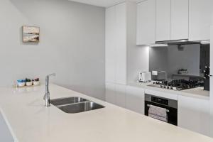 2BR Near Plaza and Garden City Walk to Bus Easy M3