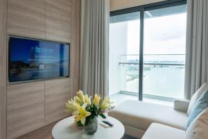 Alacarte Ha Long Bay Sea View- Apartment by HA