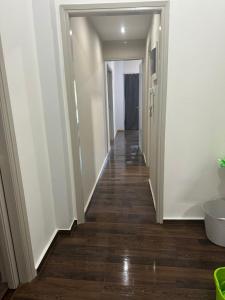 Φειδιππιδου 30, δίπλα στα νοσοκομεία Λαϊκό και Παίδων