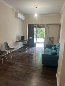 Φειδιππιδου 30, δίπλα στα νοσοκομεία Λαϊκό και Παίδων