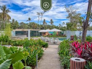 Luxury 2 BR Condo Near Beaches - Pools - Gym