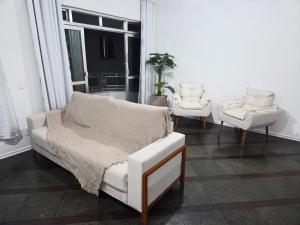 Apto - famílias e grupos 3 quartos - 300m Praia do Forte