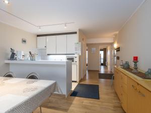 Brisbane II - 0403 + box 59 (Zeegalm)