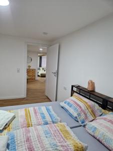 Zweibettzimmer mit Gemeinschaftsbad und Küche Großenbach