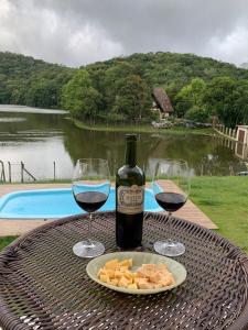 Casa Frente à Barragem com Caiaques