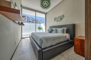 Oceanfront 2BR Condo - Pool - Cevicheria - Beach