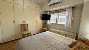 Departamento cómodo y luminoso sobre Av. Rivadavia