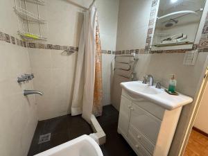 Departamento cómodo y luminoso sobre Av. Rivadavia