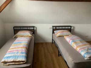 Dreibettzimmer mit Gemeinschaftsbad und Küche Großenbach