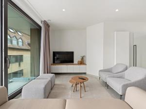 Maple Leaf - 03.02 + garage