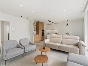 Maple Leaf - 03.02 + garage