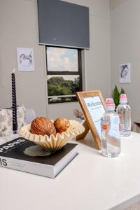 Rosebank Modern Apartment with Pool, Cinema & Power BackUp