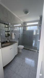 Quarto Privativo Farol da Barra Banheiro Exclusivo Frigobar TV