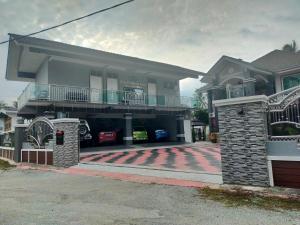 Airport KBR Inn & Homestay Free Shuttle