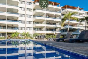 2BR Condo with Private Terrace - Near to the Beach