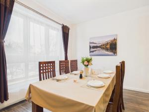 Popularna 38 Comfort Suite Warsaw by Solarento