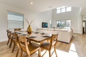 15 Min to Disney Sleeps 19 with Pool and More