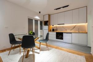Urban Square Apartment