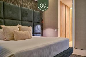 Luxury 1BR Condo - Rooftop Pool - Bay View