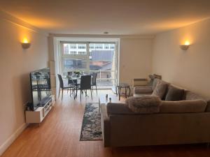 Oxford rd skyline 2BR city centre retreat
