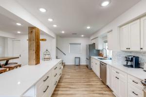 Private Dock! Dog-Friendly Lake Livingston Retreat