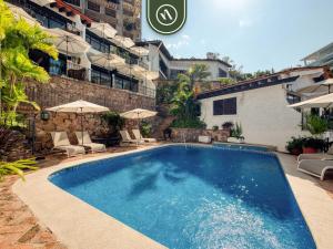 1 BR Mountain Retreat - 5 min to Beach - Pool
