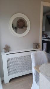 Stylish, Modern 3 bedroom house, free parking x 2