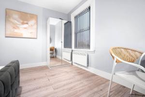 Modern 1 Bed Stylish City Centre Retreat