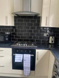 3 Bedroom Luxe Home in Abbeywood