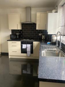 3 Bedroom Luxe Home in Abbeywood